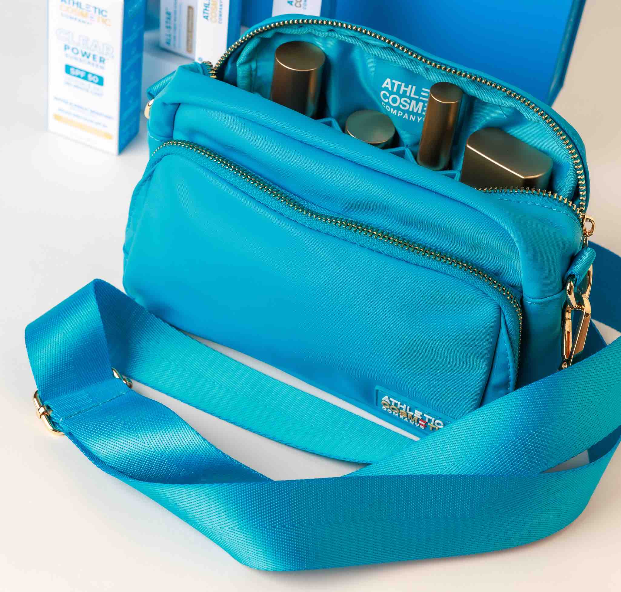 ATHLETIC BAG AND ESSENTIALS SET